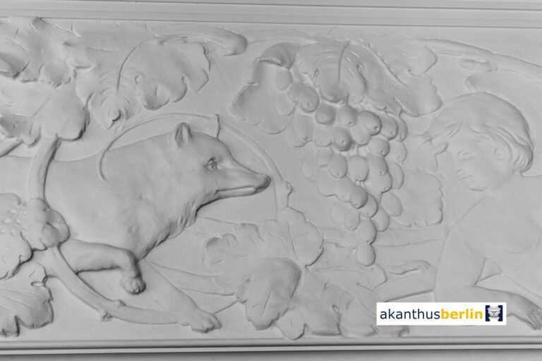 OP 51 Ornamentplatte Wolf und Putte